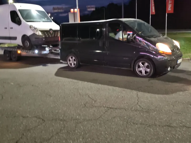Galerija Obradović 021 — šlep služba i auto servis Novi Sad — slika 5