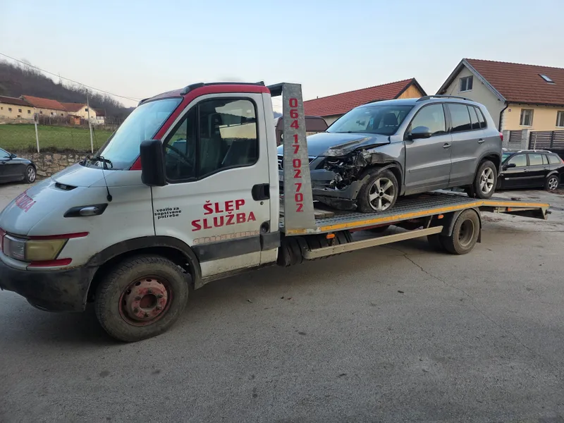 Galerija Auto-ART — šlep služba i limarija Čačak — slika 5